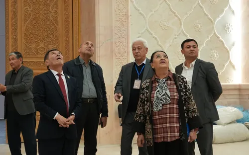 Madaniy birlik ramzi: besh xalq vakillari Islom sivilizatsiyasi markazida uchrashdi